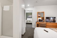 Crown Motel photo